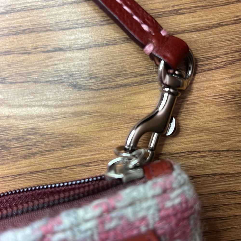 🌸Coach wristlet GORGEOUS🌸 - Picture 11 of 13